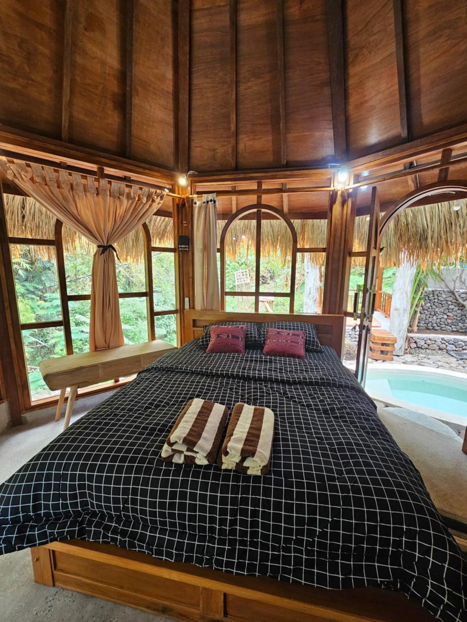 Les Garden Villa เตจากูลา ห้อง รูปภาพ